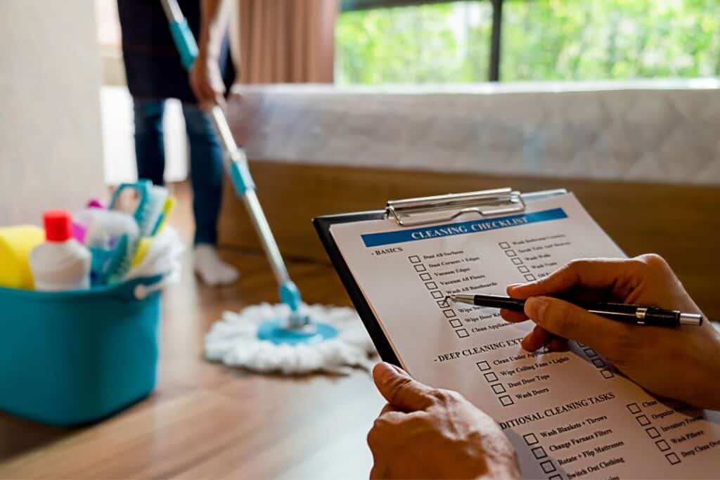 House cleaning company creating a cleaning checklist protocol.